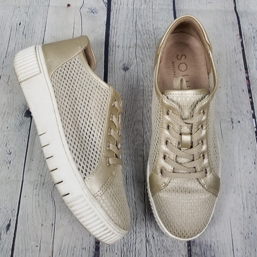 SOUL by NATURALIZER | Topaz lace-up gold sneakers